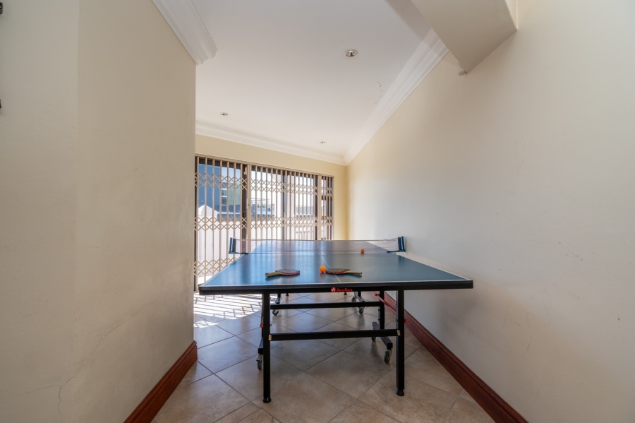 7 Bedroom Property for Sale in Myburgh Park Western Cape